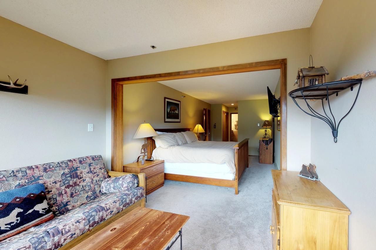 Skycrest Villa Big Sky Exterior photo