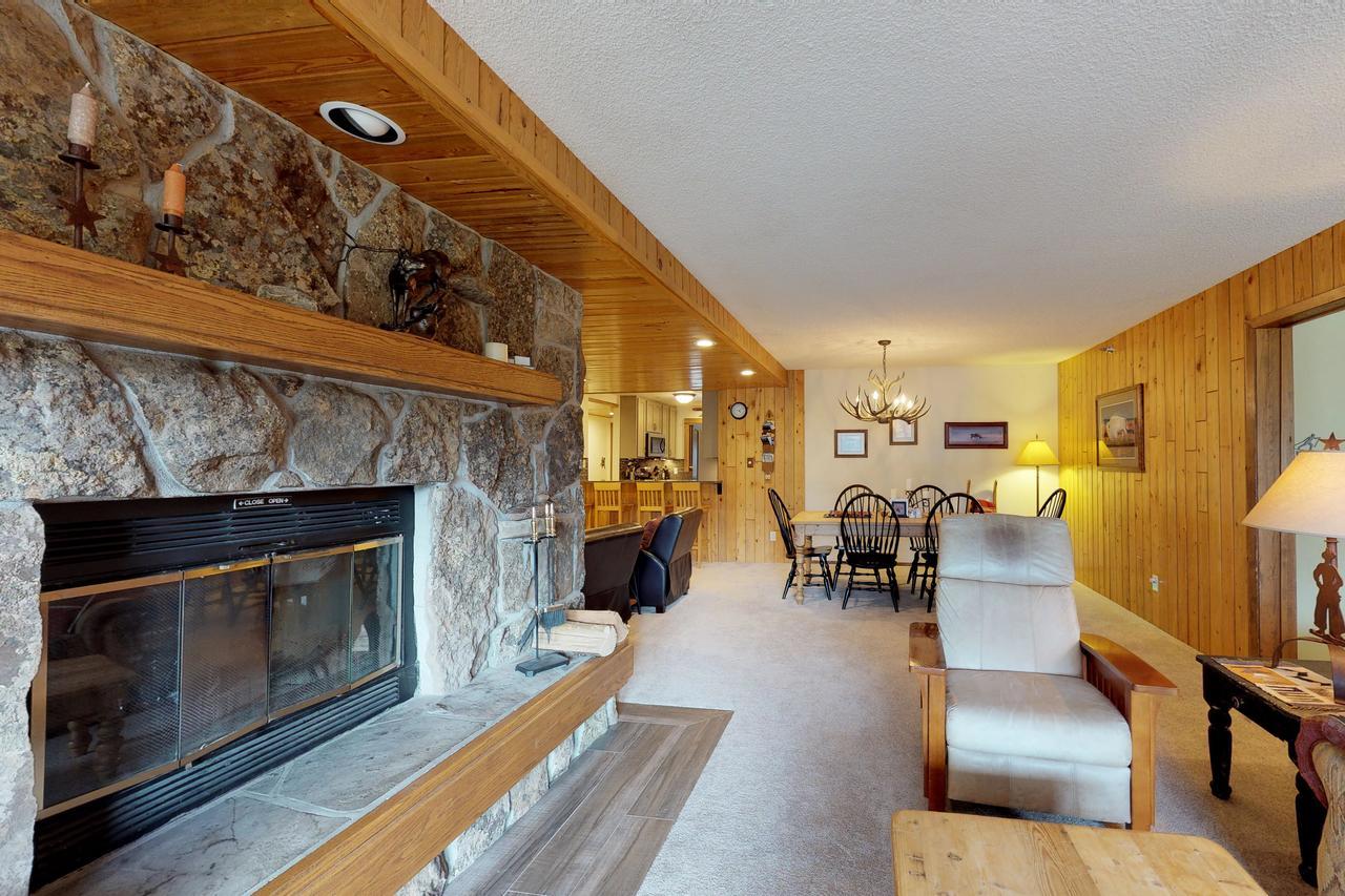 Skycrest Villa Big Sky Exterior photo